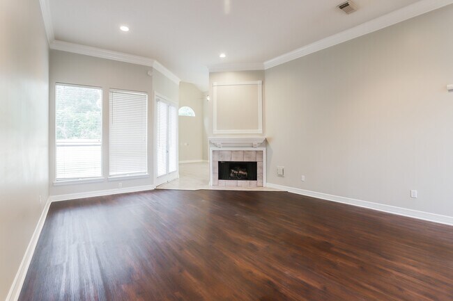 Building Photo - 5623 Evergreen Valley Dr