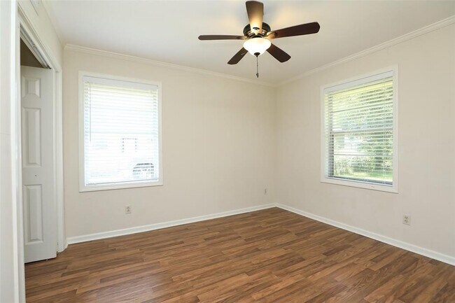 Building Photo - 10306 Oboe Dr