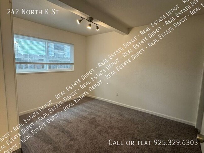 Building Photo - 242 N K St