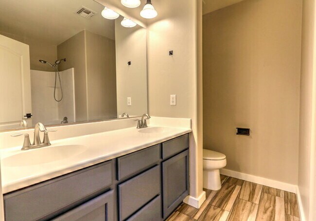 Building Photo - Madera Highlands