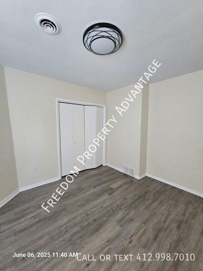 Building Photo - 130 Hall Ave