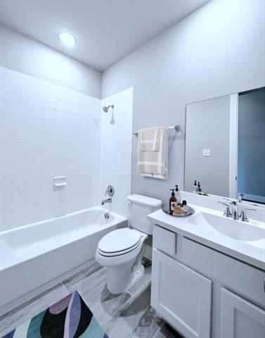 Building Photo - 932 Highberry Dr