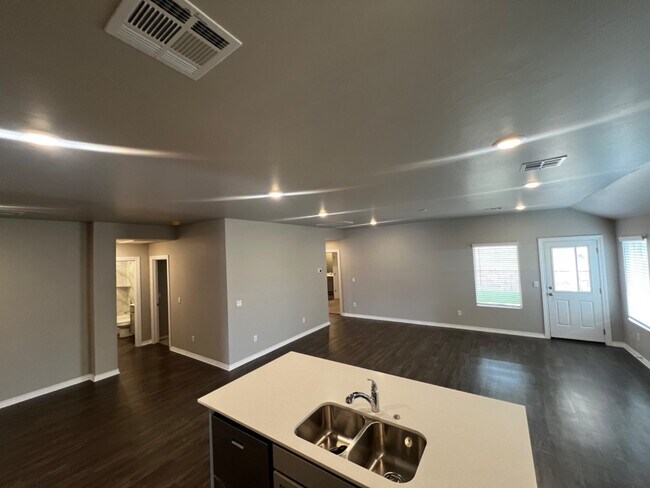 Building Photo - 2765 Alice Wy