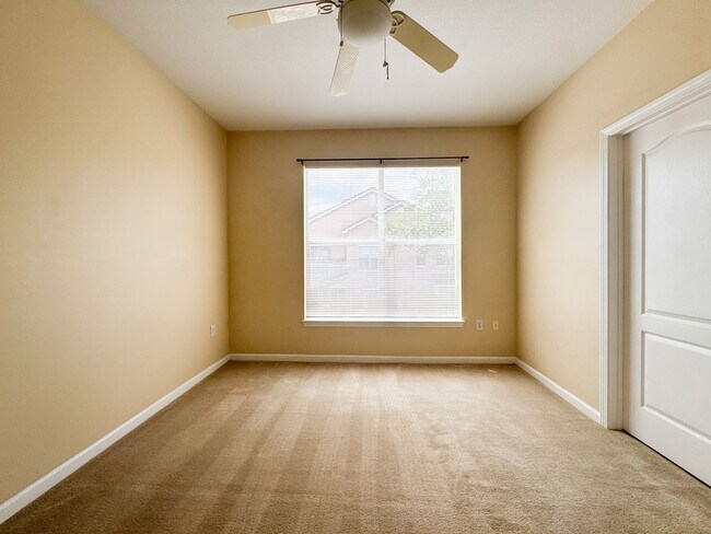 Building Photo - 10561 Villa View Cir