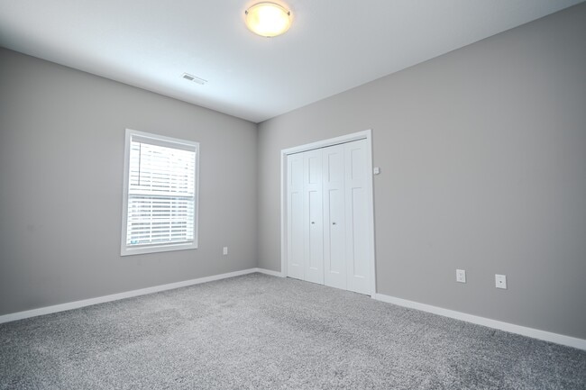 Building Photo - 9012 Jean Louise Dr