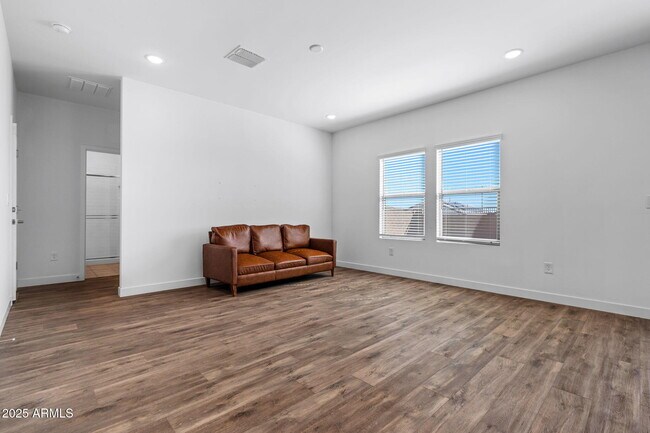 Building Photo - 3023 W Bent Tree Dr