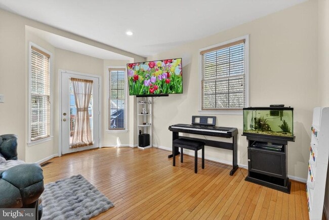 Building Photo - 8010 Readington Ct