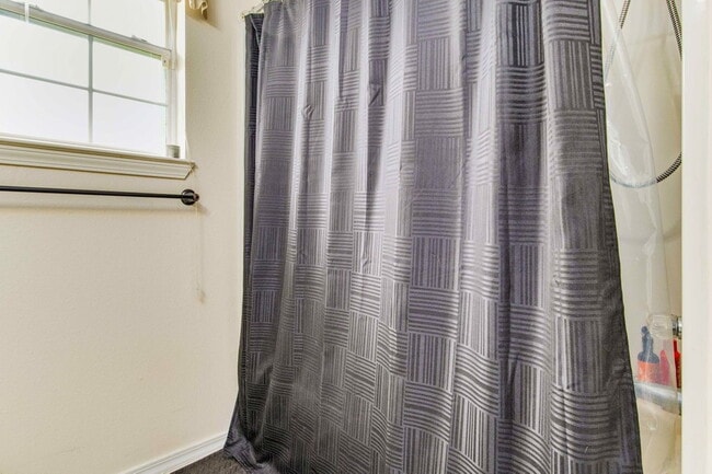 Building Photo - Welcome to this radiant and exquisite home, perfectly situated in a central location!