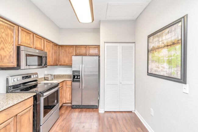 Building Photo - 1600 Eldridge Pkwy S