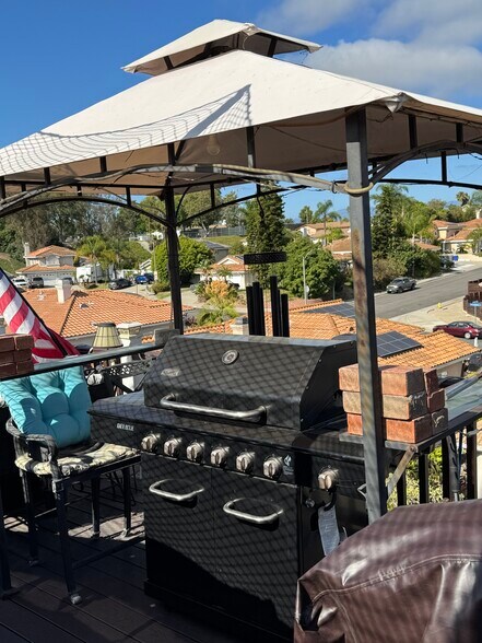 Grill - 2924 Thunder Dr