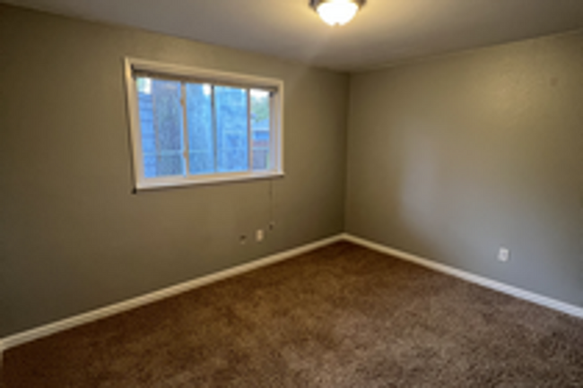 Building Photo - 5bd/2ba House in Tacoma