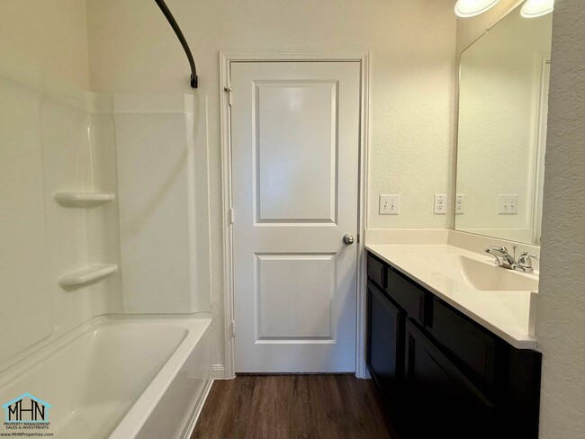 Building Photo - Beautiful 4-Bedroom 3-Bath Single Story Home Conveniently Located near Loop 1604, I-10, and FM 1516!