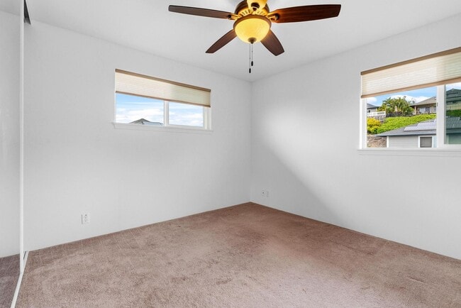 Building Photo - 4 bedroom, 2.5 bath with sweeping coastline views!