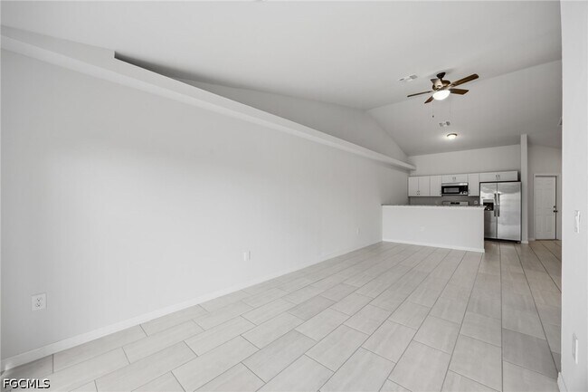 Building Photo - 1426-1428 Cape Coral Pkwy W