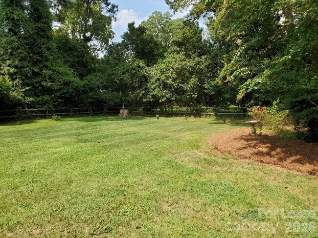 Building Photo - 4419 Castleton Rd