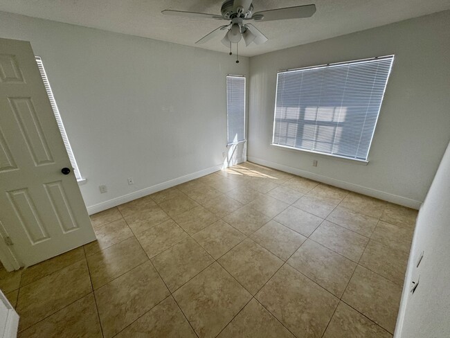 Building Photo - 5533 Chrishire Way