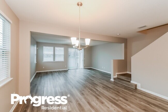 Building Photo - 6055 Bartram Village Dr