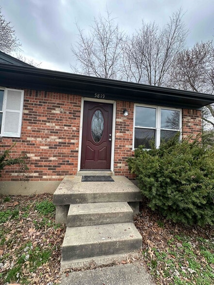 Primary Photo - 5819 Medtree Pl