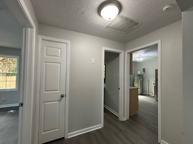 Building Photo - 209 Gertrude St