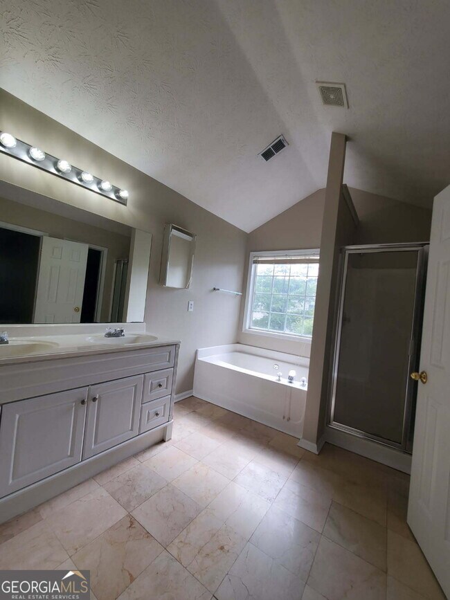 Building Photo - 1031 Maple Leaf Dr