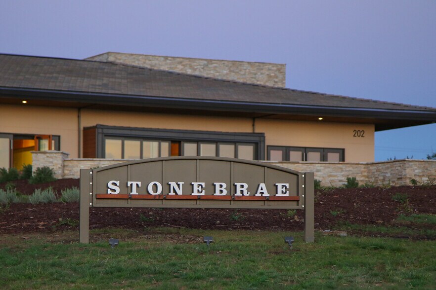 Stonebrae Country Club - 116 Arundel Dr