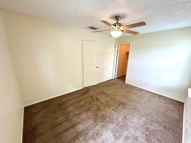 Building Photo - 3607 Bremen Ave