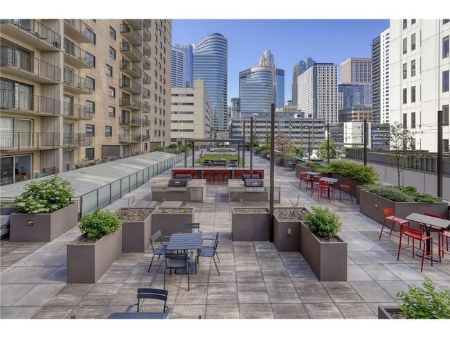 Building Photo - 121 Washington Ave S