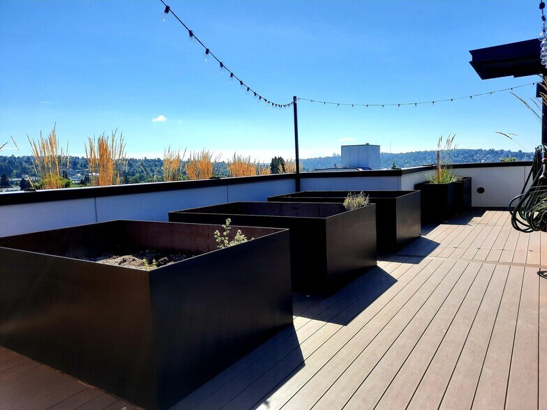 Building Photo - Contemporary Studios in Desirable Ballard Neighborhood!