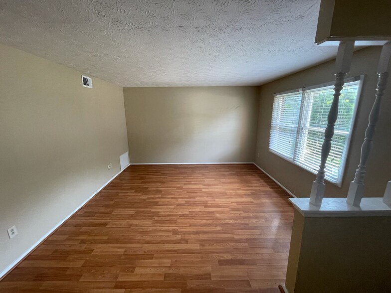 Building Photo - 3728 Meadow Rue Ln