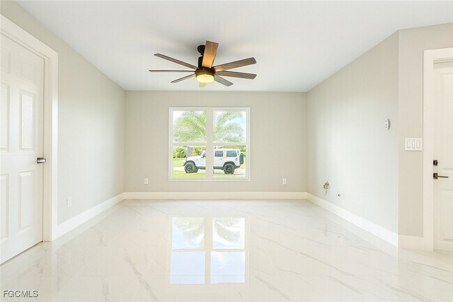 Building Photo - 2210 SE 27th Terrace