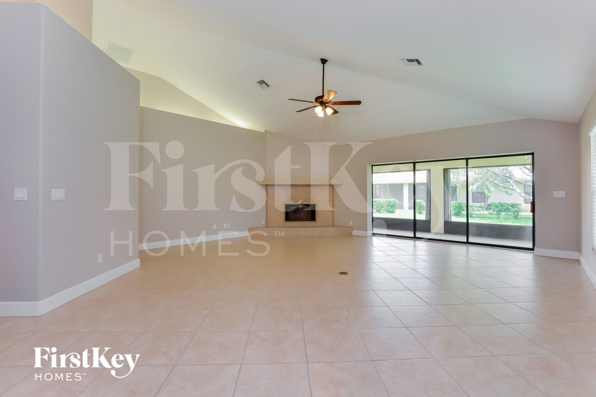 Building Photo - 1655 James Cir