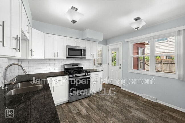 Building Photo - 9063 N Clifton Ave