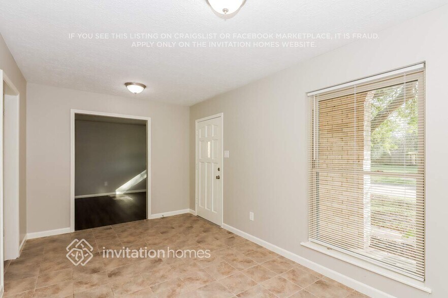 Building Photo - 2104 Yorktown Ct S