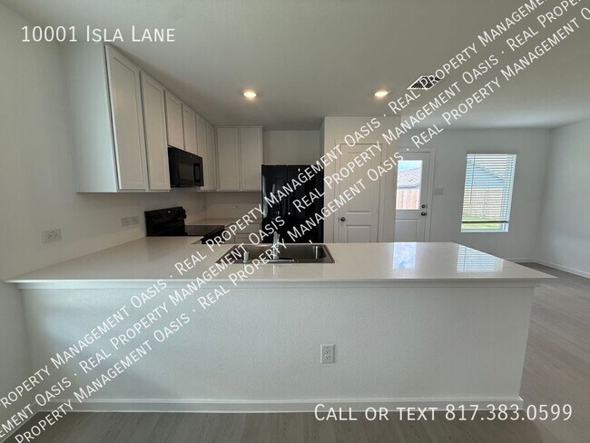 Building Photo - 10001 Isla Ln