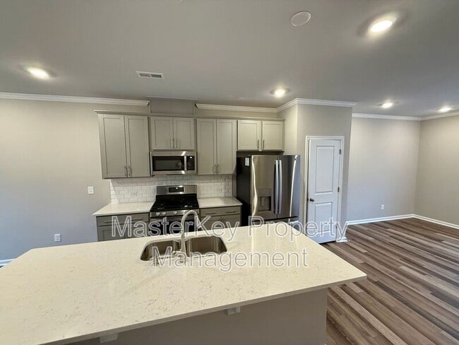 Building Photo - 427 Deercroft Dr