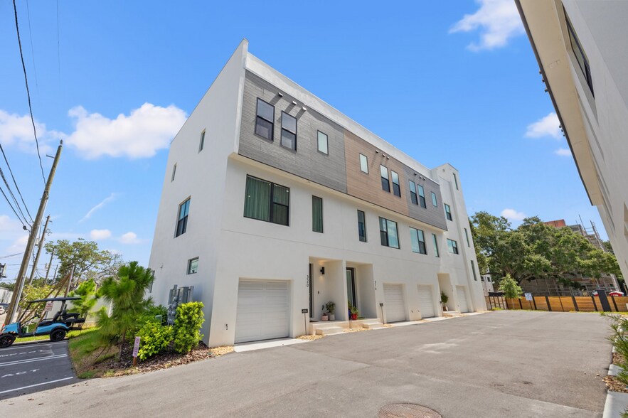 Building Photo - 320 15th St N