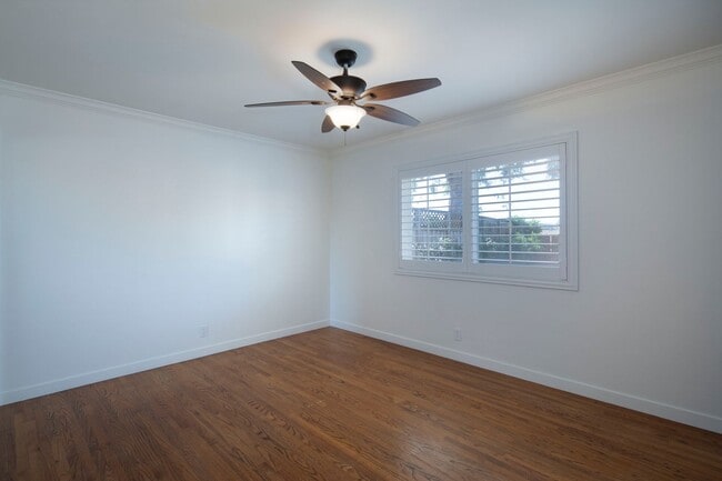 Building Photo - GORGEOUS Remodeled and Upgraded Beautiful ...