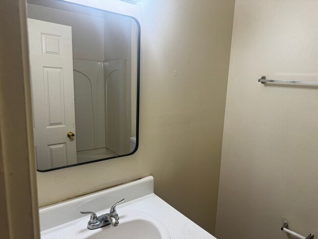 Building Photo - 3 bed 2 bath low income house in Fort Smith Arkansas