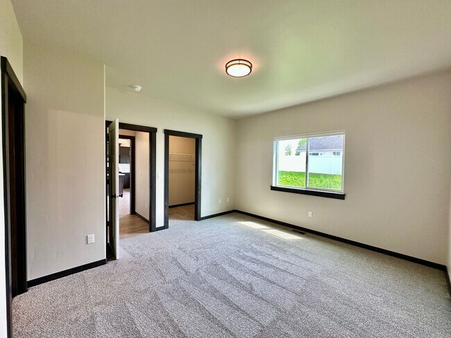 Building Photo - Newly Built 4-Bedroom Home | Chef’s Kitche...