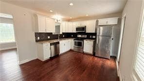 Building Photo - 446 Russell Cemetery Rd