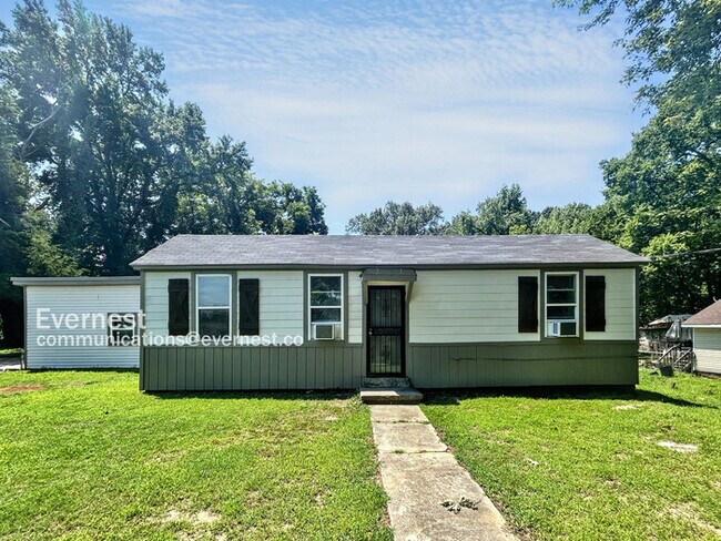 Primary Photo - 2193 Clifton Ave