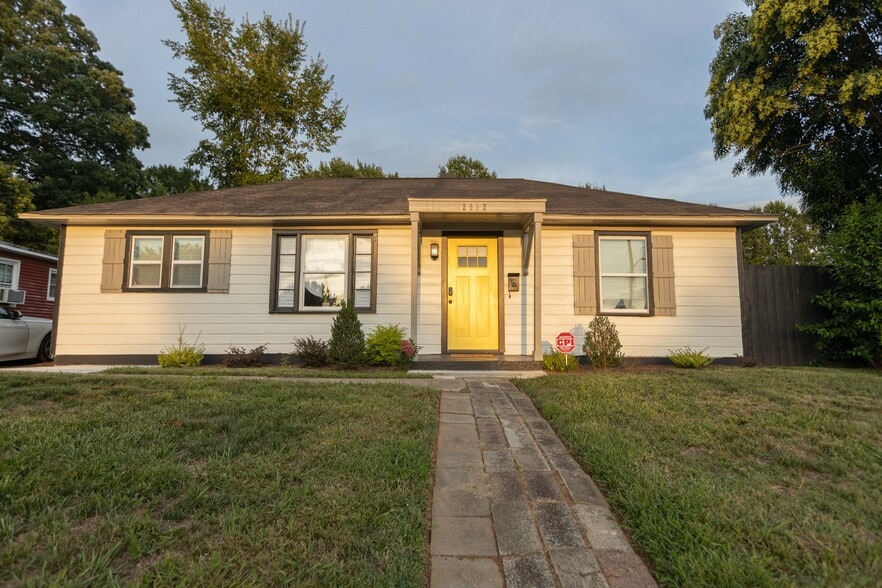 Primary Photo - 2012 Double Oaks Rd
