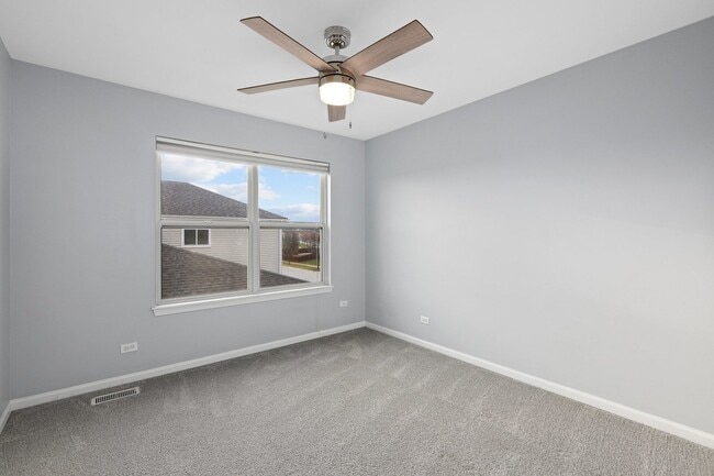 Building Photo - 1876 Bluestem Cir