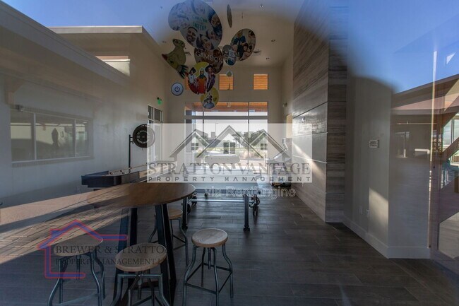 Building Photo - 9638 E Tesla Ave