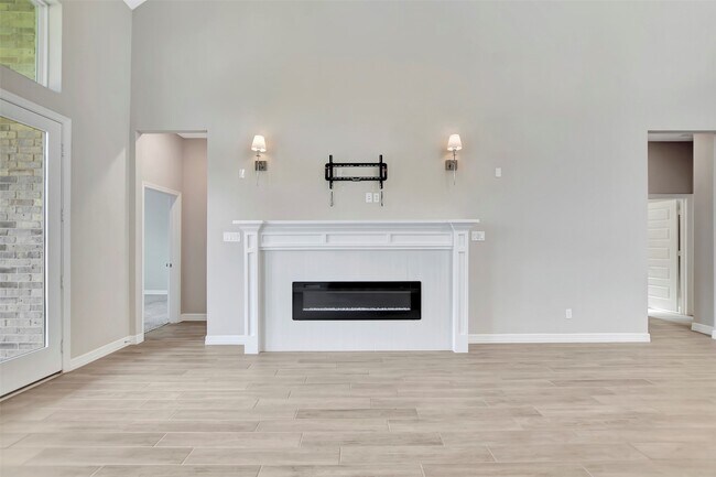 Building Photo - 360 Mallorn Ln