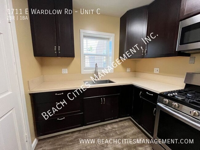 Building Photo - 1711 E Wardlow Rd