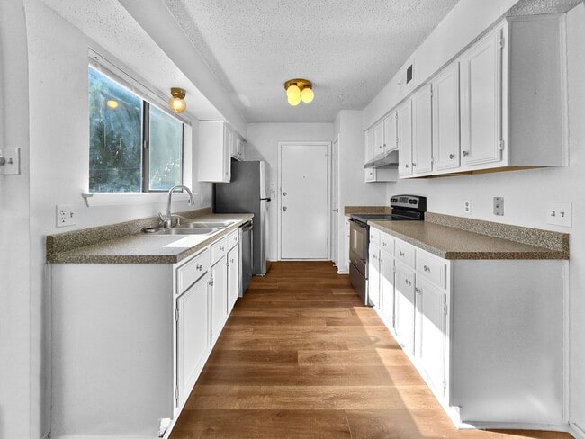 Building Photo - 3BR SFR w/ Garage & Fenced Yard in Fort Worth