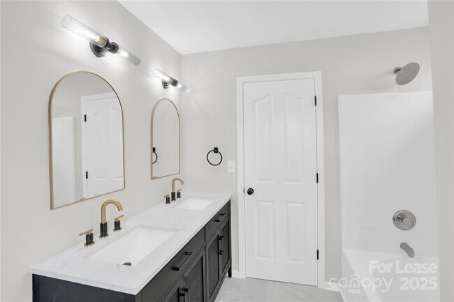 Building Photo - 12915 Deaton Hill Dr