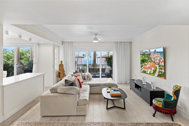 Building Photo - 19122 Fisher Island Dr