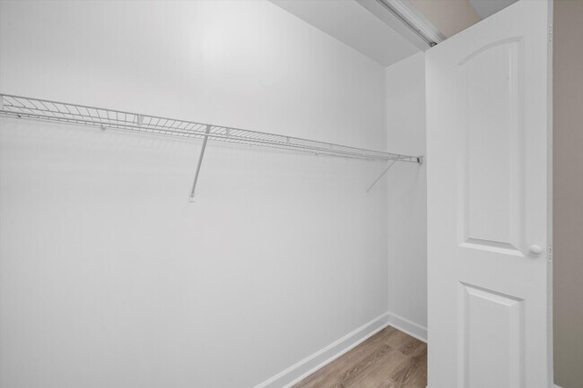 Building Photo - 3423 Ridgeland-101